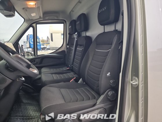 イヴェコ・デイリー 35C21 クローズド・ボックス・バン