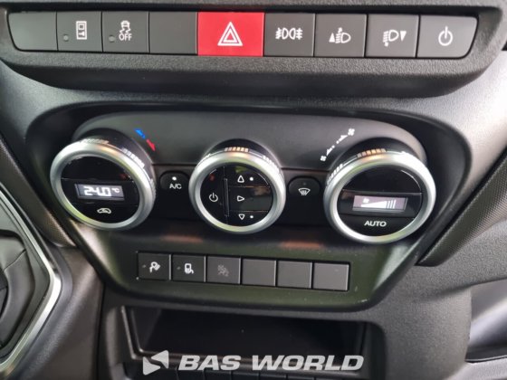 イヴェコ・デイリー 35C21 クローズド・ボックス・バン