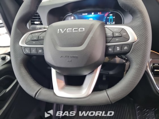 イヴェコ・デイリー 35C21 クローズド・ボックス・バン