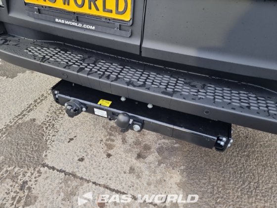 イヴェコ・デイリー 35C21 クローズド・ボックス・バン