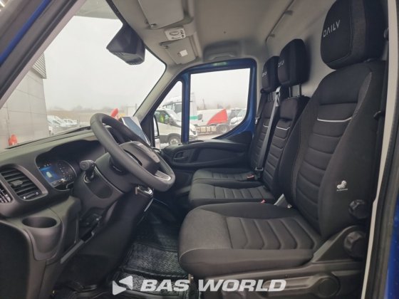 イヴェコ・デイリー 35C21 クローズド・ボックス・バン