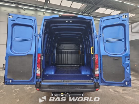 イヴェコ・デイリー 35C21 クローズド・ボックス・バン