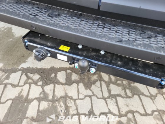 依维柯 Daily 35C21 封闭箱式货车