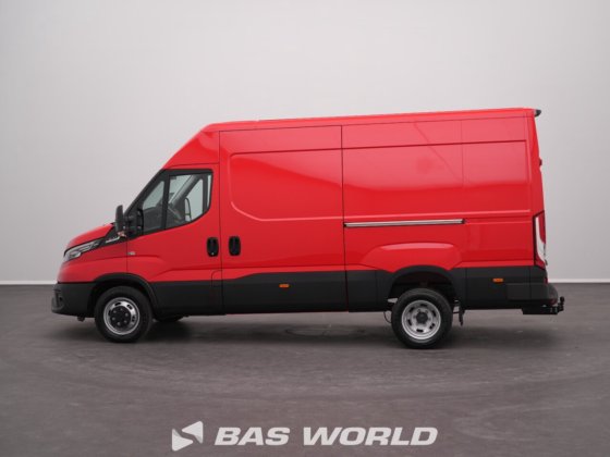 イヴェコ・デイリー 35C21 クローズド・ボックス・バン