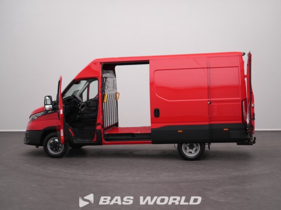 イヴェコ・デイリー 35C21 クローズド・ボックス・バン