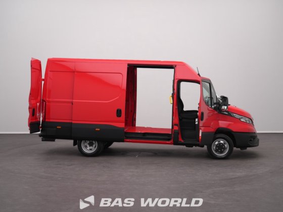 イヴェコ・デイリー 35C21 クローズド・ボックス・バン