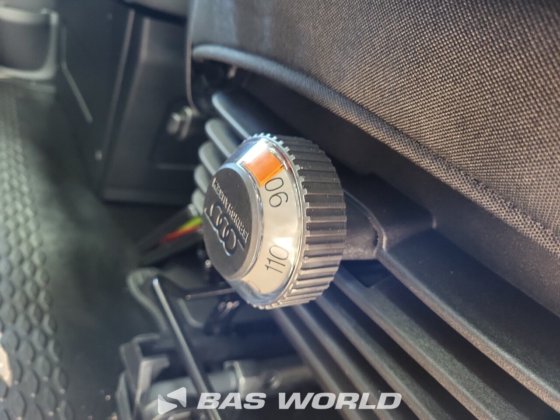 イヴェコ・デイリー 35C21 クローズド・ボックス・バン