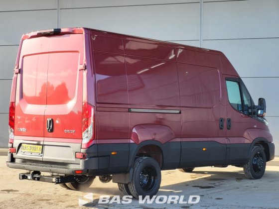 イヴェコ・デイリー 35C21 クローズド・ボックス・バン