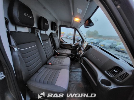 イヴェコ・デイリー 35S21 クローズド・ボックス・バン