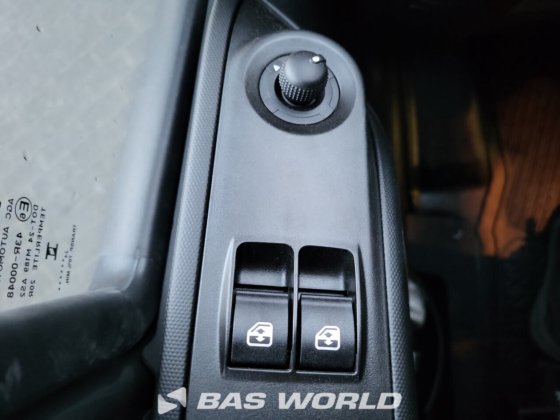 イヴェコ・デイリー 35S21 クローズド・ボックス・バン