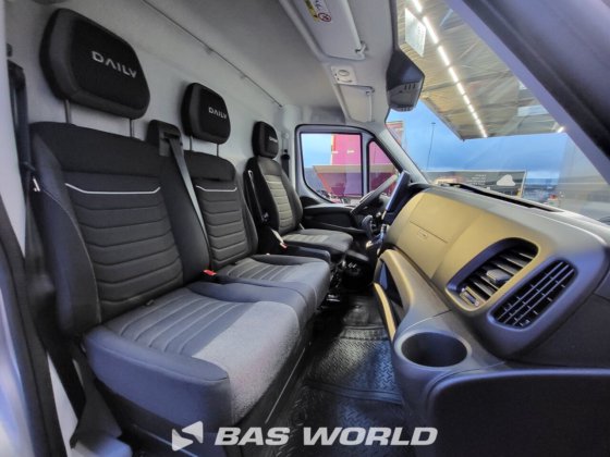イヴェコ・デイリー 35S21 クローズド・ボックス・バン