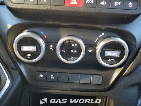 イヴェコ・デイリー 35S21 クローズド・ボックス・バン