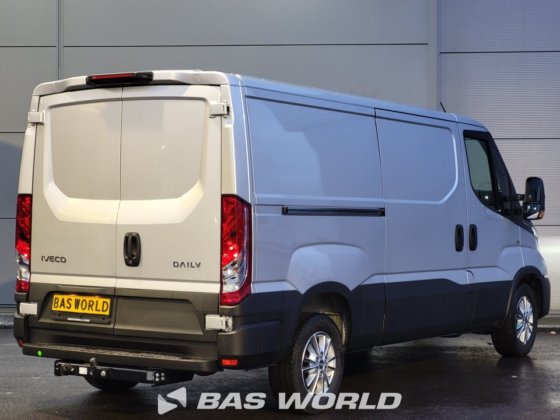 イヴェコ・デイリー 35S21 クローズド・ボックス・バン