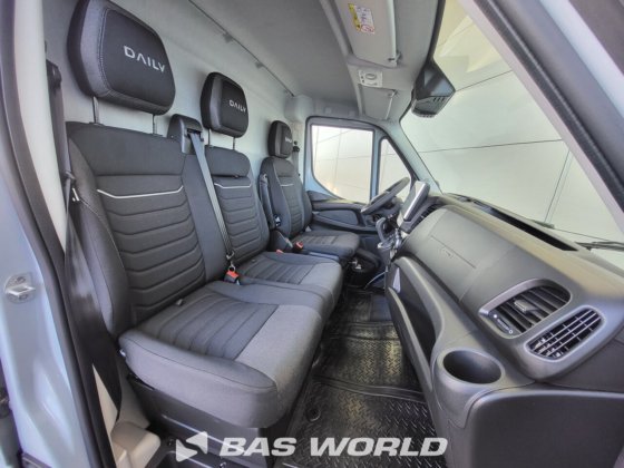 イヴェコ・デイリー 35S21 クローズド・ボックス・バン