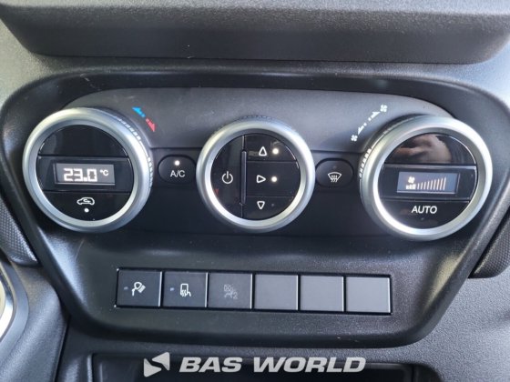 イヴェコ・デイリー 35S21 クローズド・ボックス・バン