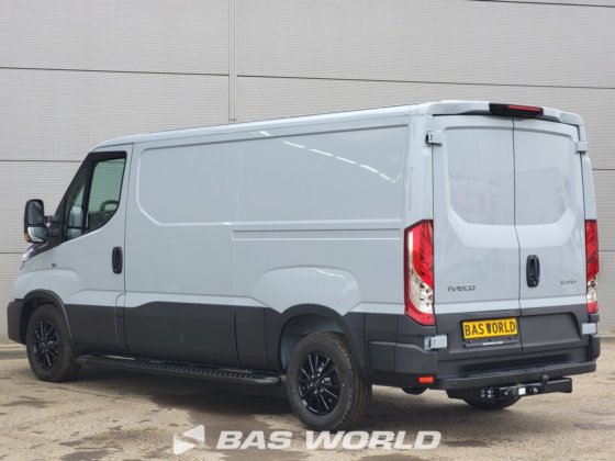 イヴェコ・デイリー 35S21 クローズド・ボックス・バン