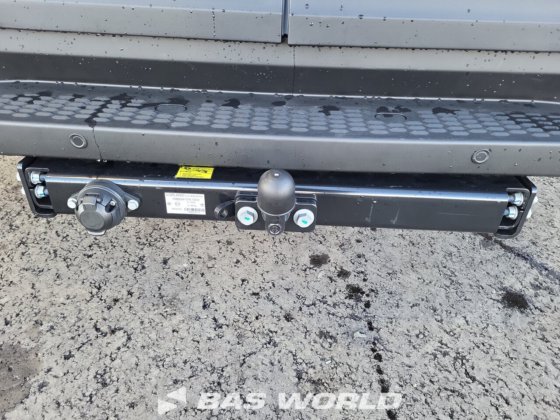 イヴェコ・デイリー 35S21 クローズド・ボックス・バン