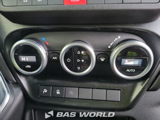 イヴェコ・デイリー 35C21 クローズド・ボックス・バン