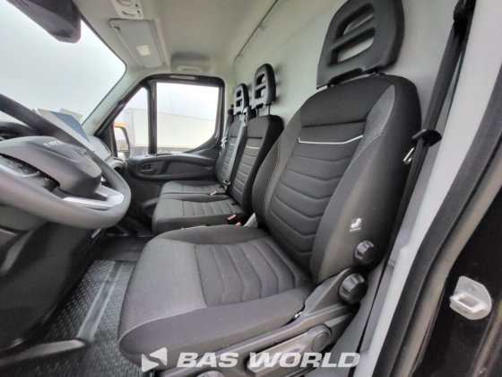 イヴェコ・デイリー 35C21 クローズド・ボックス・バン