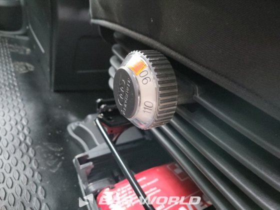 イヴェコ・デイリー 35C21 クローズド・ボックス・バン