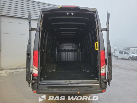 依维柯 Daily 35C21 封闭箱式货车