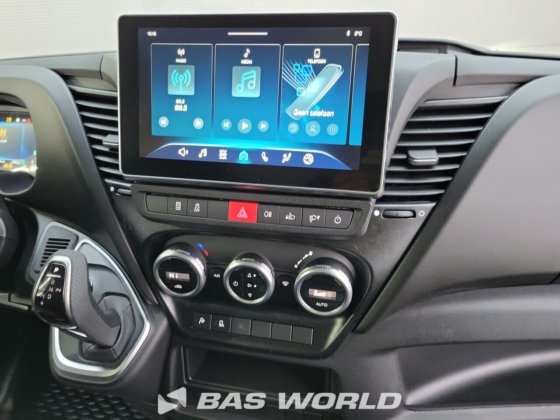 イヴェコ・デイリー 35C21 クローズド・ボックス・バン