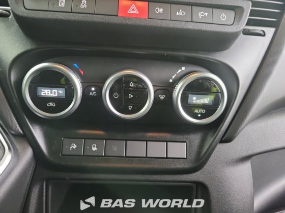 イヴェコ・デイリー 35C21 クローズド・ボックス・バン