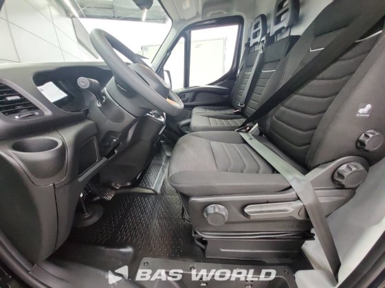 イヴェコ・デイリー 35C21 クローズド・ボックス・バン