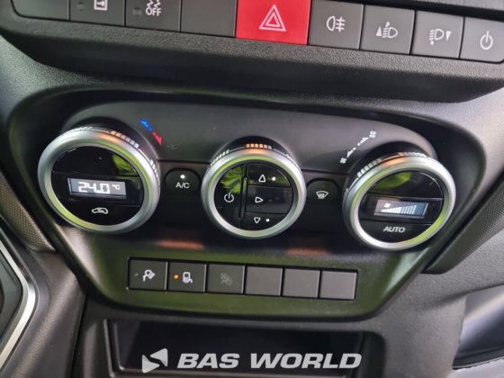 イヴェコ・デイリー 35C21 クローズド・ボックス・バン