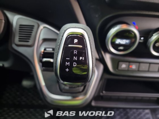 イヴェコ・デイリー 35C21 クローズド・ボックス・バン