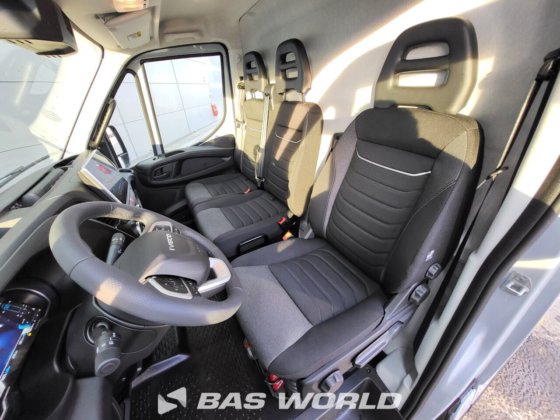 イヴェコ・デイリー 35C21 クローズド・ボックス・バン