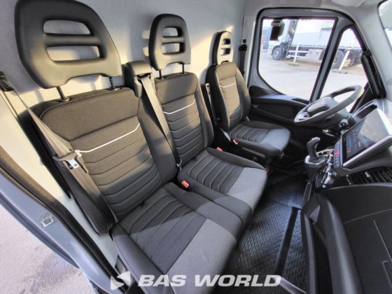 イヴェコ・デイリー 35C21 クローズド・ボックス・バン