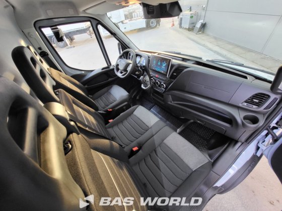 依维柯 Daily 35C21 封闭箱式货车