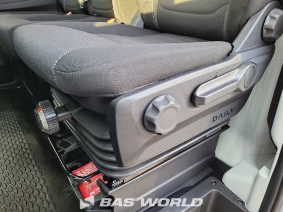 イヴェコ・デイリー 35C21 クローズド・ボックス・バン