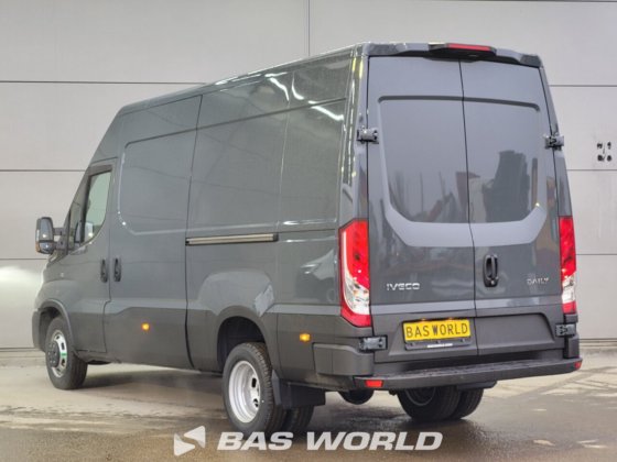 イヴェコ・デイリー 35C21 クローズド・ボックス・バン
