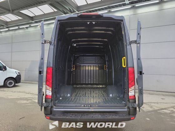 依维柯 Daily 35C21 封闭箱式货车