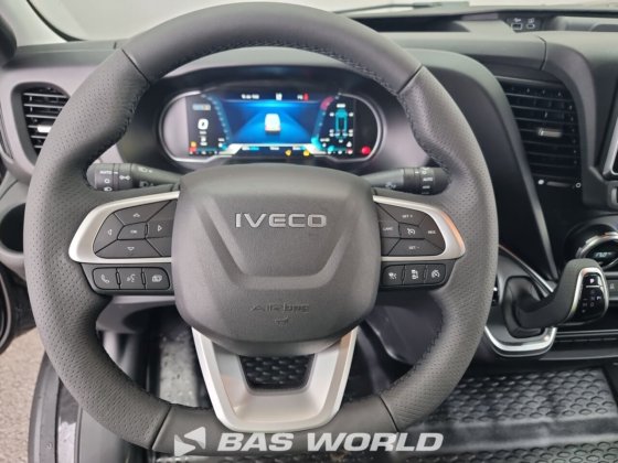 イヴェコ・デイリー 35C21 クローズド・ボックス・バン