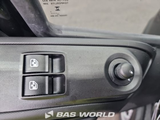 イヴェコ・デイリー 35C21 クローズド・ボックス・バン