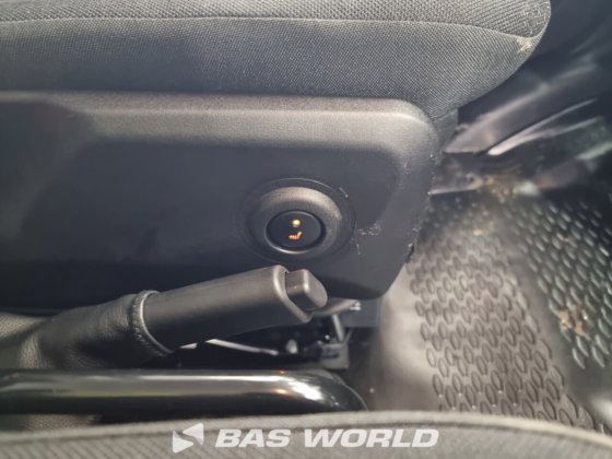 イヴェコ・デイリー 35C21 クローズド・ボックス・バン