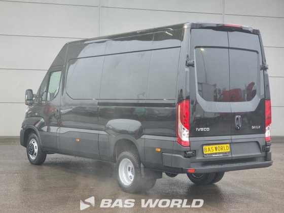 イヴェコ・デイリー 35C21 クローズド・ボックス・バン