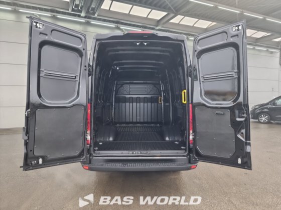 イヴェコ・デイリー 35C21 クローズド・ボックス・バン