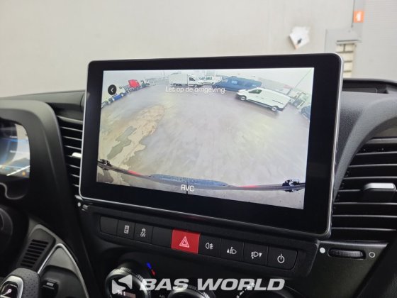 イヴェコ・デイリー 35C21 クローズド・ボックス・バン