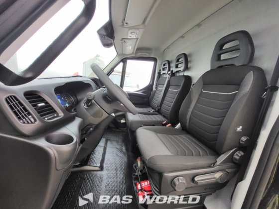 イヴェコ・デイリー 35C21 クローズド・ボックス・バン