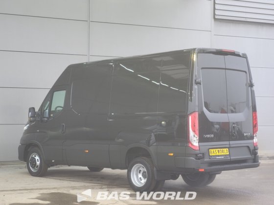 イヴェコ・デイリー 35C21 クローズド・ボックス・バン