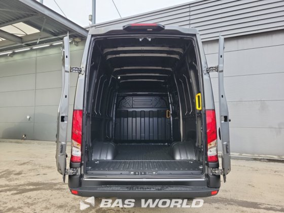 イヴェコ・デイリー 35C21 クローズド・ボックス・バン