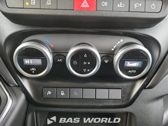 イヴェコ・デイリー 35C21 クローズド・ボックス・バン