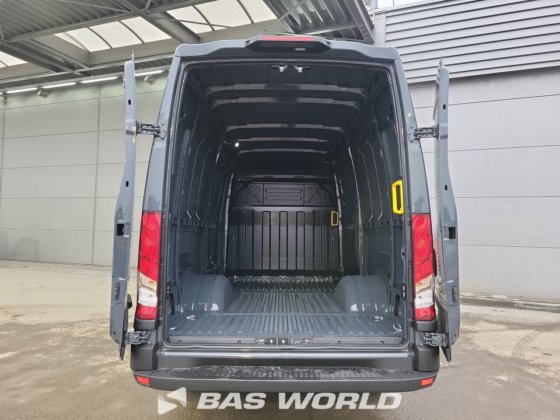 イヴェコ・デイリー 35C21 クローズド・ボックス・バン