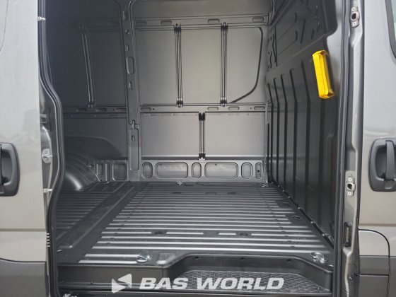 依维柯 Daily 35C21 封闭箱式货车