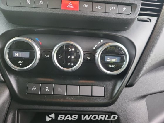 イヴェコ・デイリー 35C21 クローズド・ボックス・バン