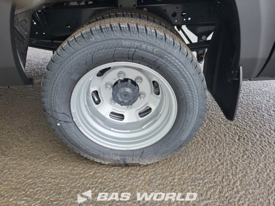 イヴェコ・デイリー 35C21 クローズド・ボックス・バン